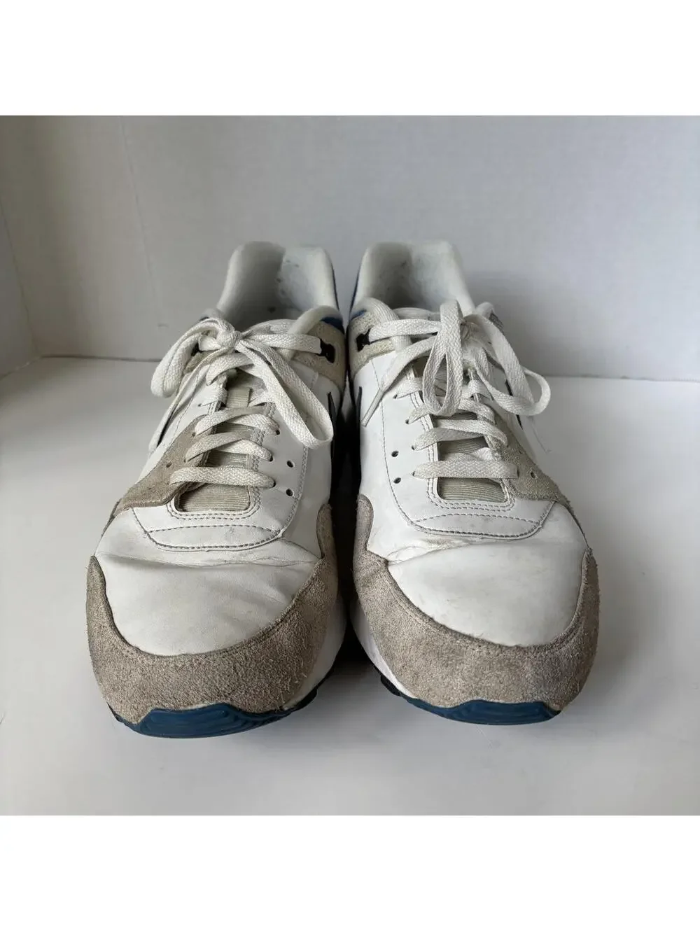 Nike Men's White and Multi Trainer